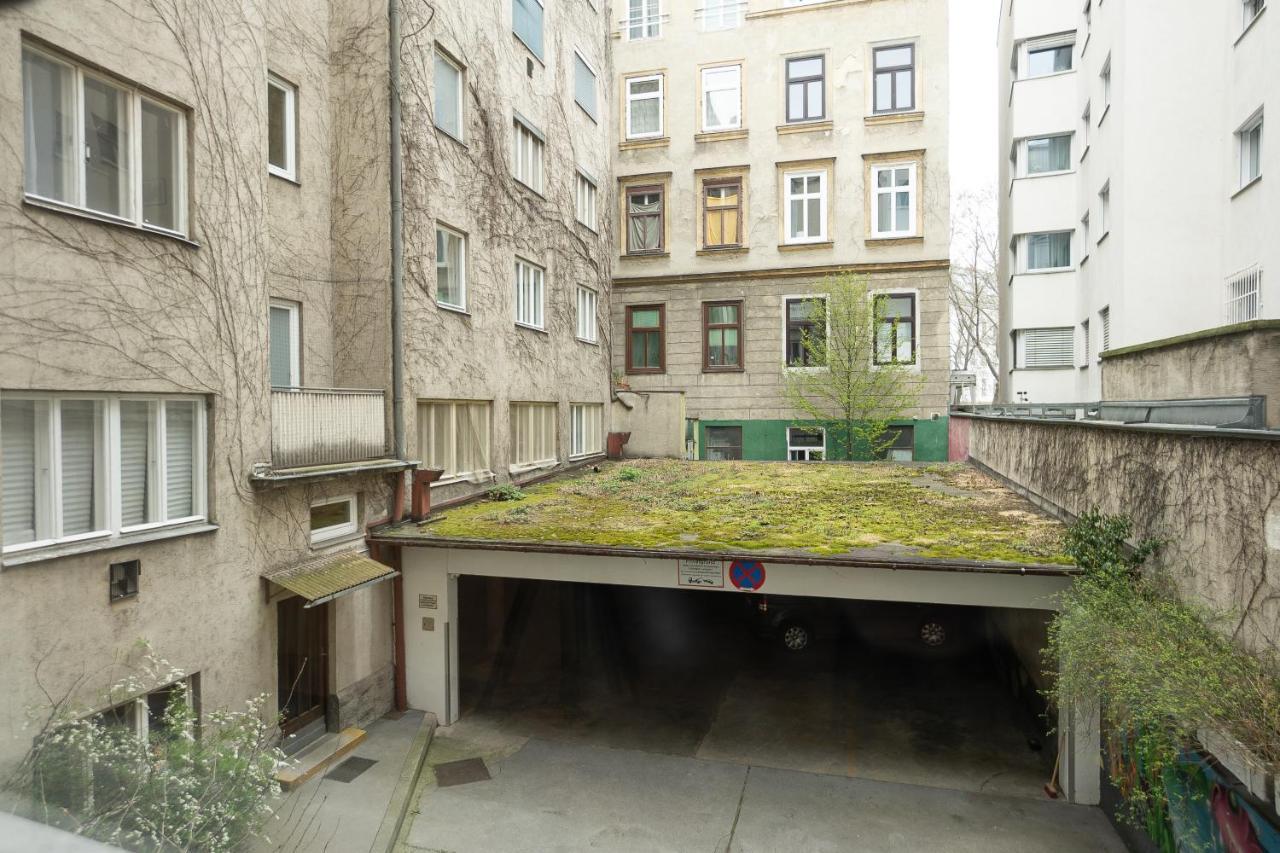 A 2-Bedroom Apartment With A King-Size Bed And A Balcony Is Located Just A 15-Minute Walk From Stephansplatz. Viena Exterior foto